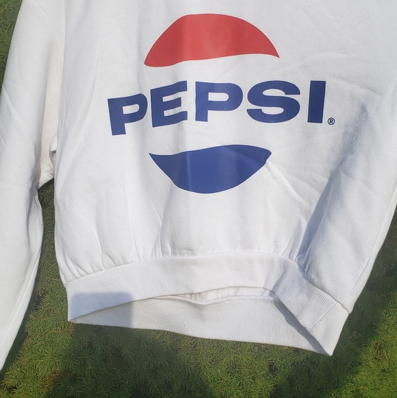 H&M divided pepsi cropped sweatshirt - Picture 2 of 2